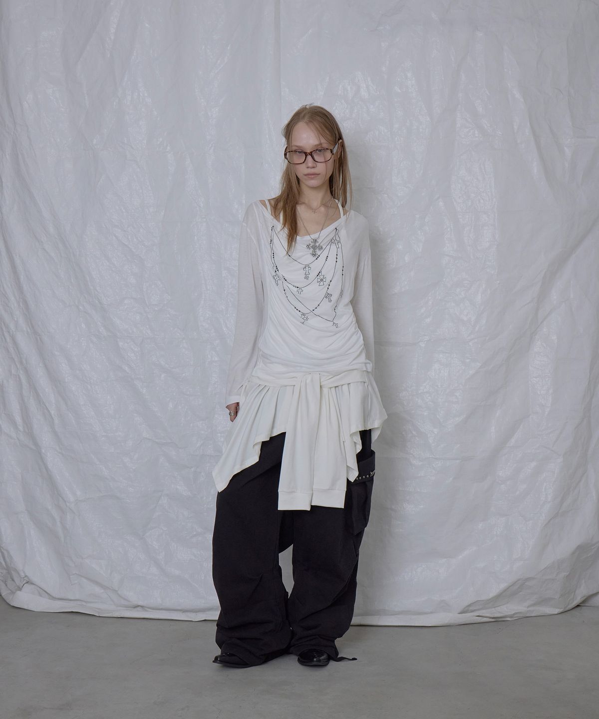 애시메트리(ASYMMETRY) SLOUCHED HOTPIX NECKLACE TOP / IVORY