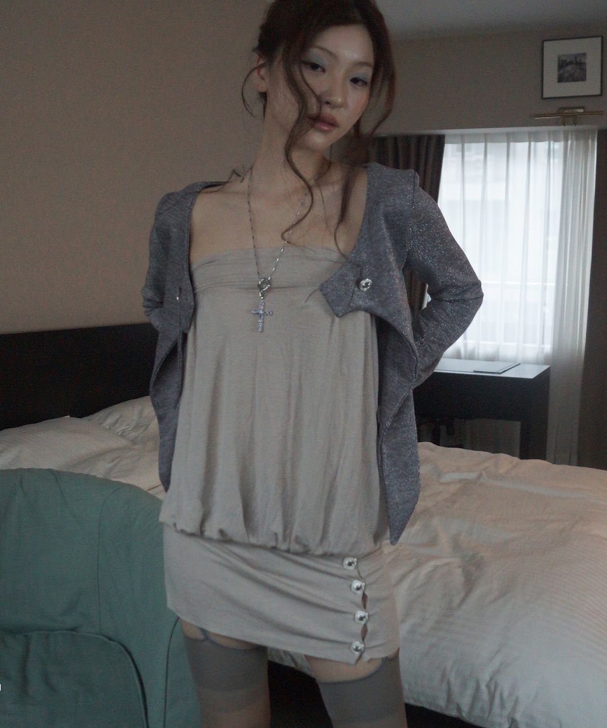 뮤즈뮤지엄(MUSEMUSEUM) Shirred Button Dress_Sand Beige