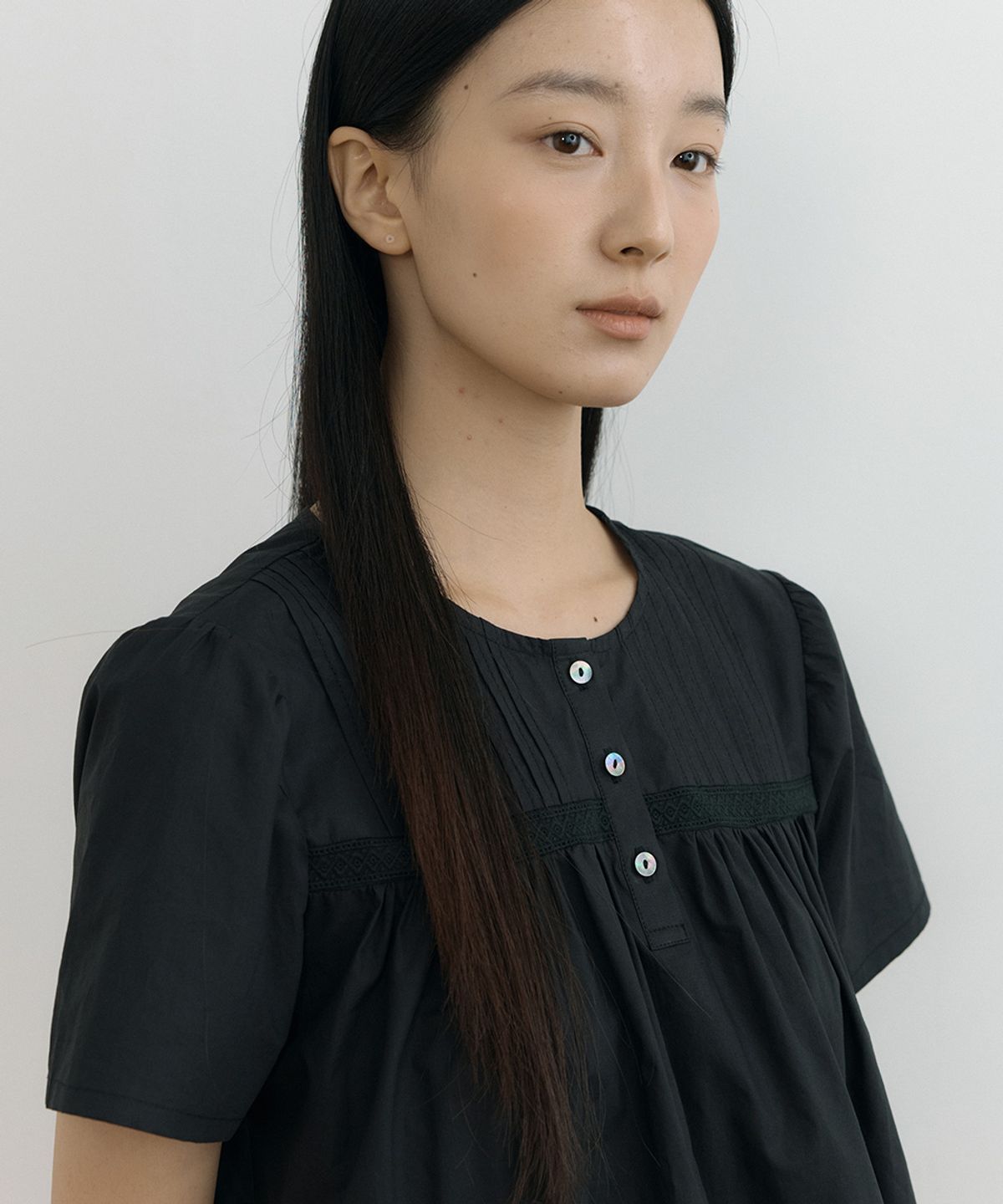 링서울(LINGSEOUL) pleats shirring blouse-black