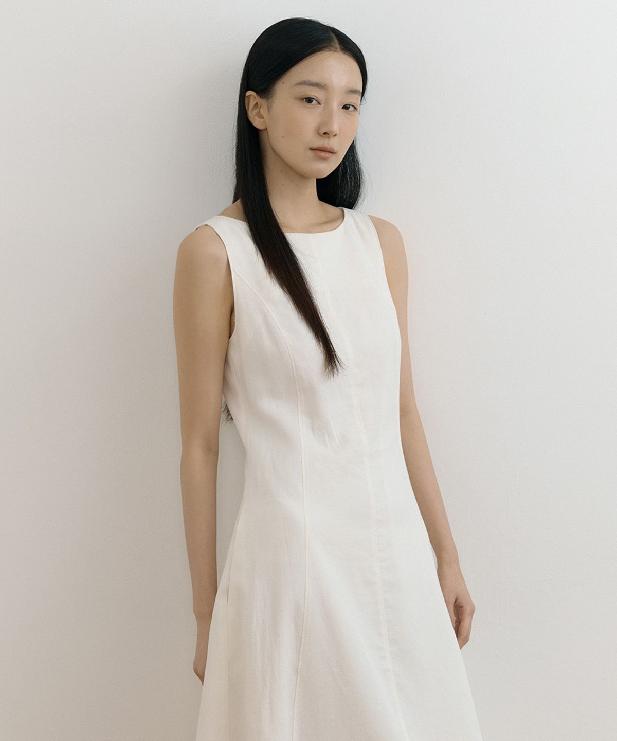링서울(LINGSEOUL) linen sleeveless boat neck long flare dress-ivory