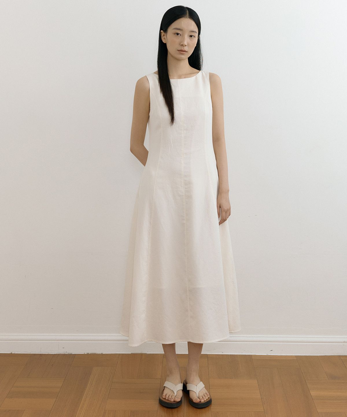 링서울(LINGSEOUL) linen sleeveless boat neck long flare dress-ivory