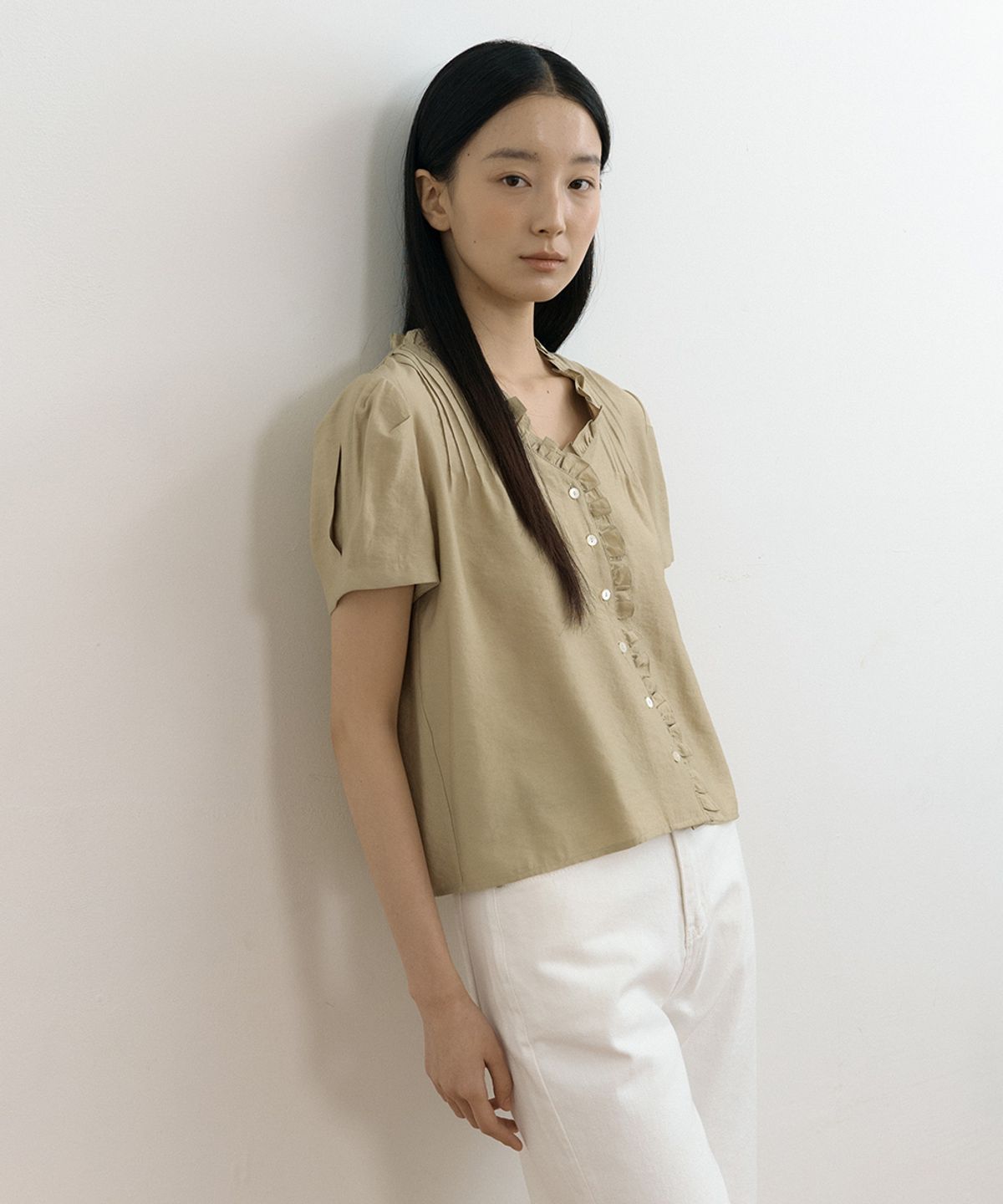 링서울(LINGSEOUL) pintuck frill blouse-olive
