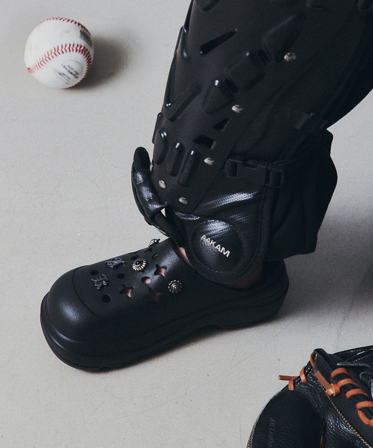 락피쉬웨더웨어(ROCKFISH WEATHERWEAR) [× AAKAM] HAYDEN CLOG - BLACK