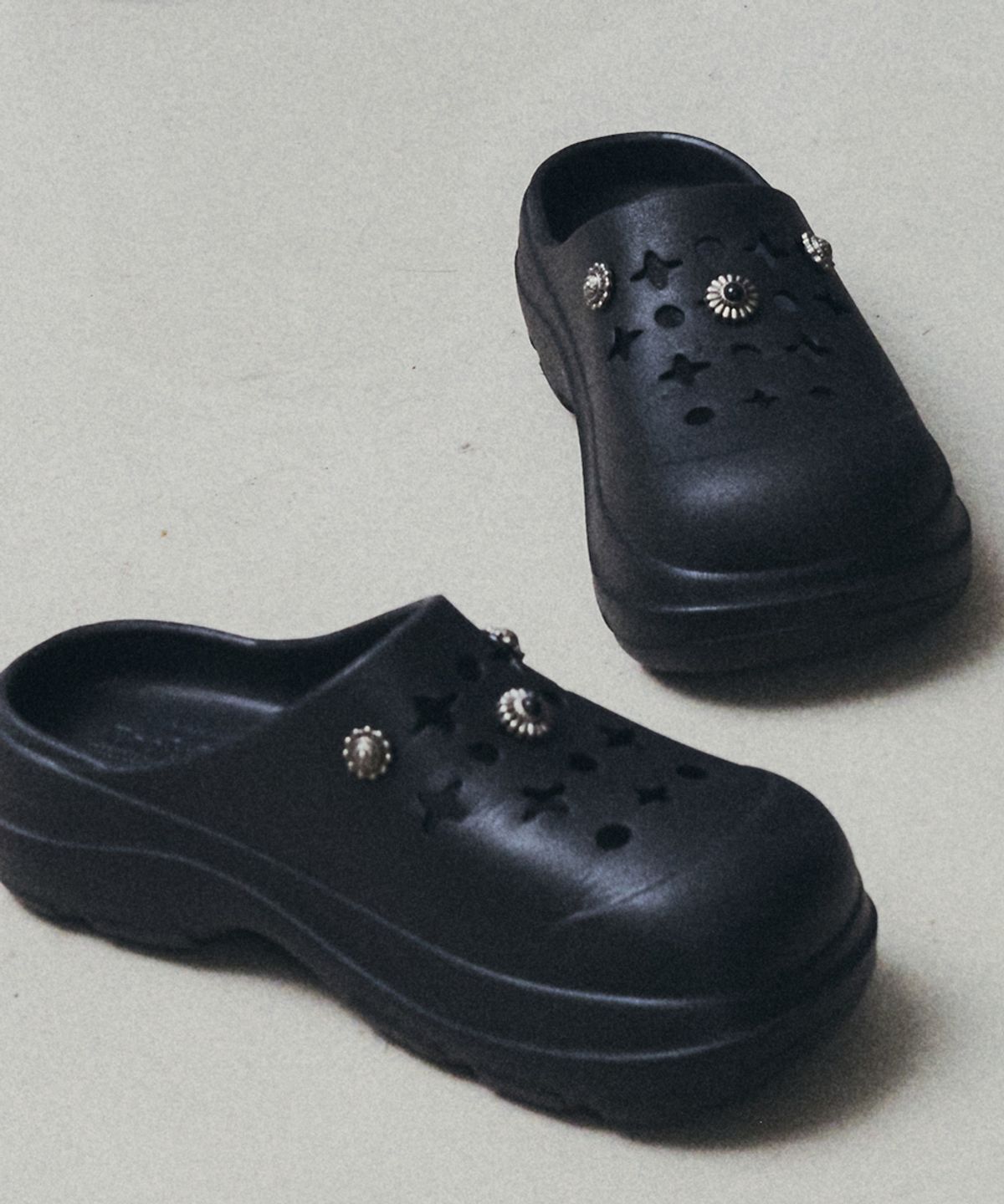 락피쉬웨더웨어(ROCKFISH WEATHERWEAR) [× AAKAM] HAYDEN CLOG - BLACK