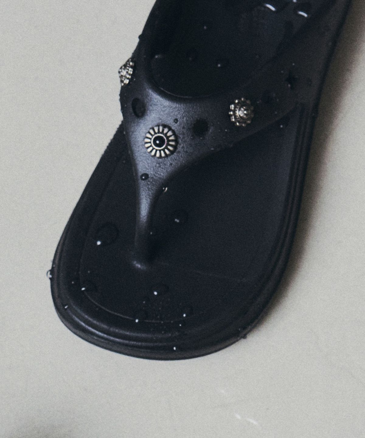 락피쉬웨더웨어(ROCKFISH WEATHERWEAR) [× AAKAM] HAYDEN FLIPFLOP - BLACK