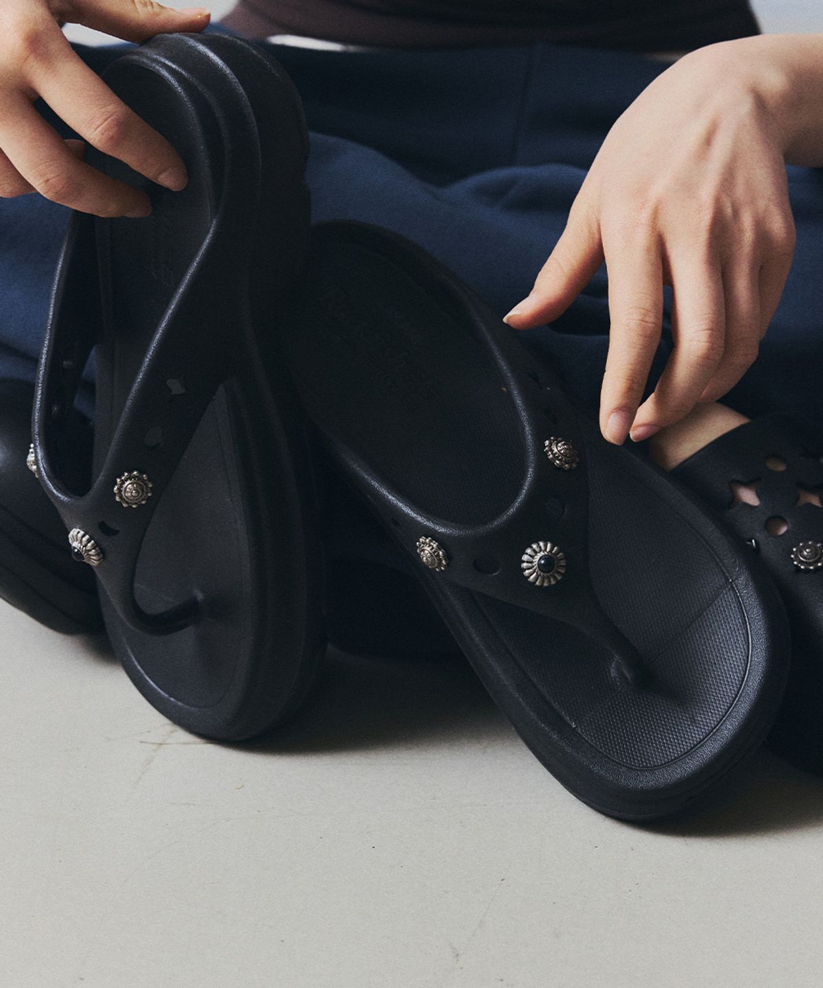 락피쉬웨더웨어(ROCKFISH WEATHERWEAR) [× AAKAM] HAYDEN FLIPFLOP - BLACK