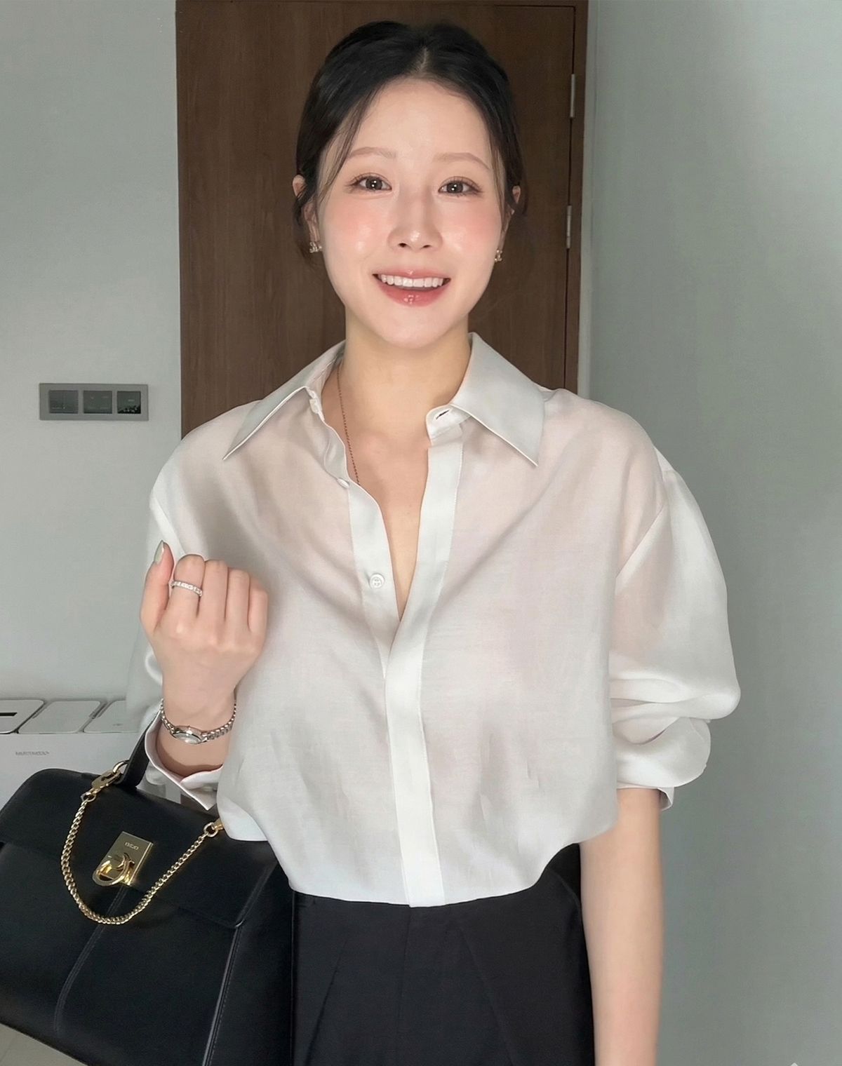 지에마르(GIEMAR) [색상추가] GOLD BOTTON TENCEL BLOUSE 6color 골드버튼 텐셀 블라우스 6color