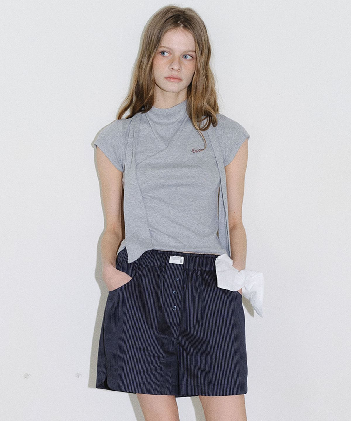 엔오르(EN OR) [CORE] BACK CUT TIE TEE - GREY
