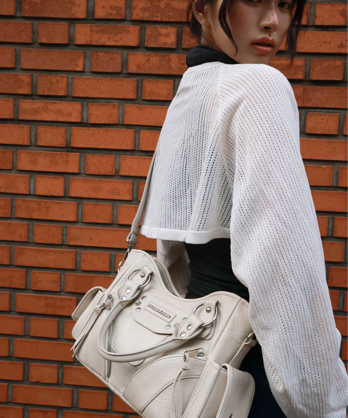 이우가마카라스(IUGAMAKARAS) Studded Leather Mini Shoulder Bag (Cream)