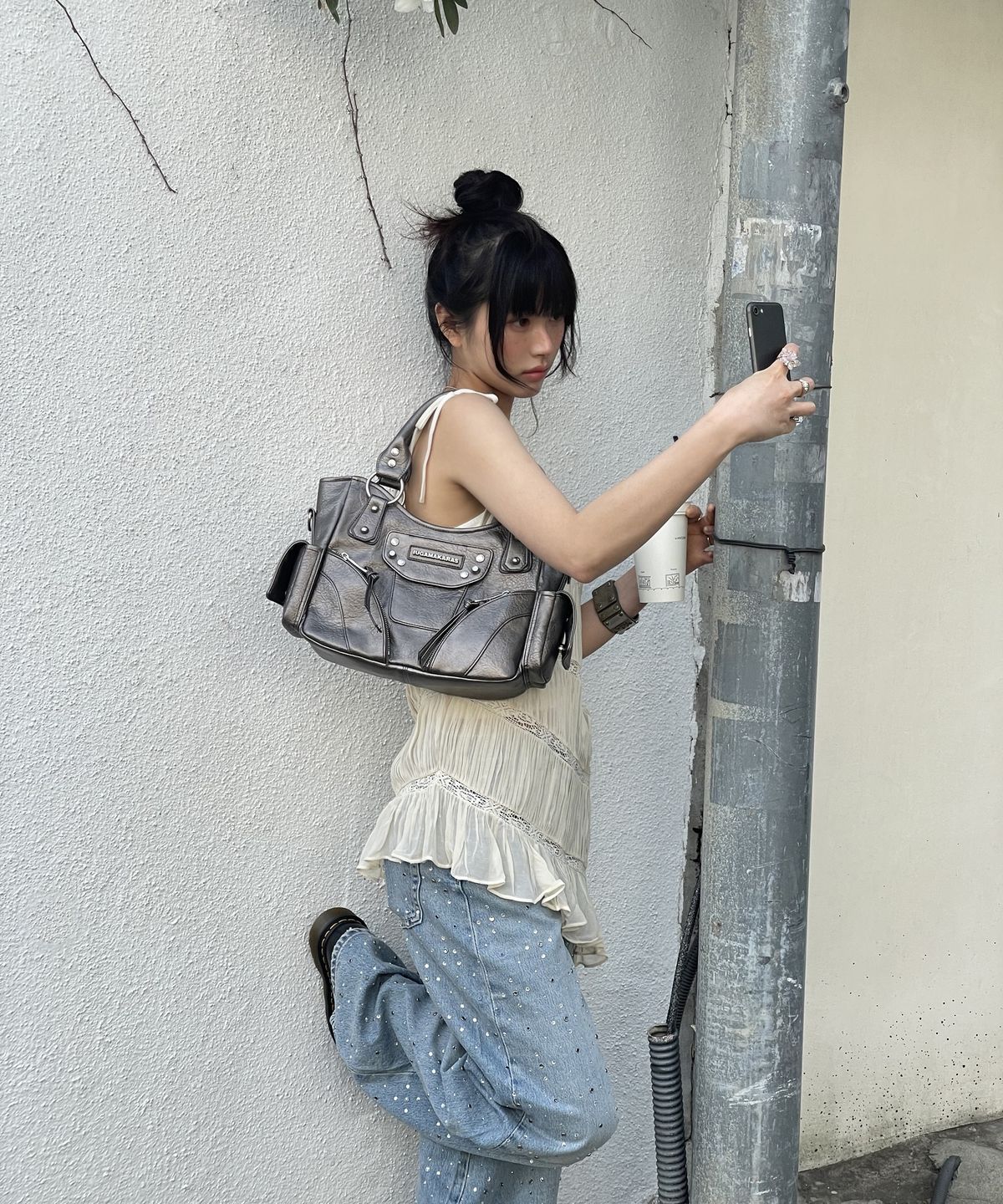 이우가마카라스(IUGAMAKARAS) Studded Leather Mini Shoulder Bag (Silver)