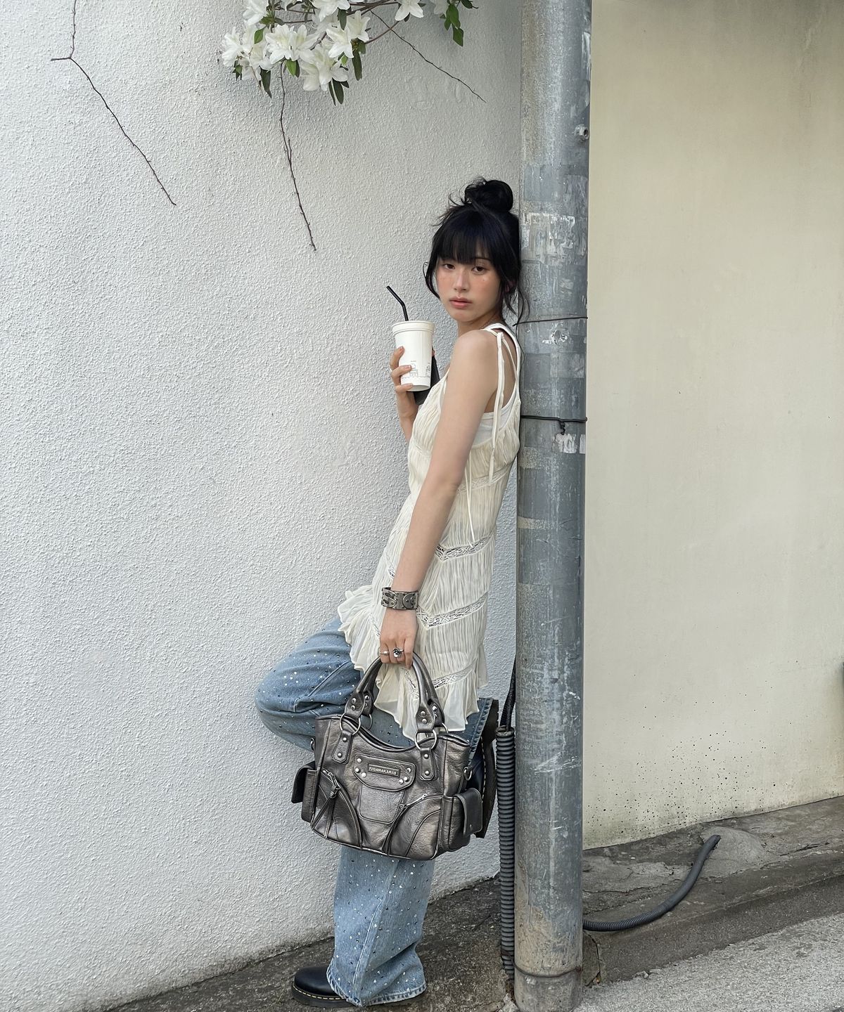 이우가마카라스(IUGAMAKARAS) Studded Leather Mini Shoulder Bag (Silver)