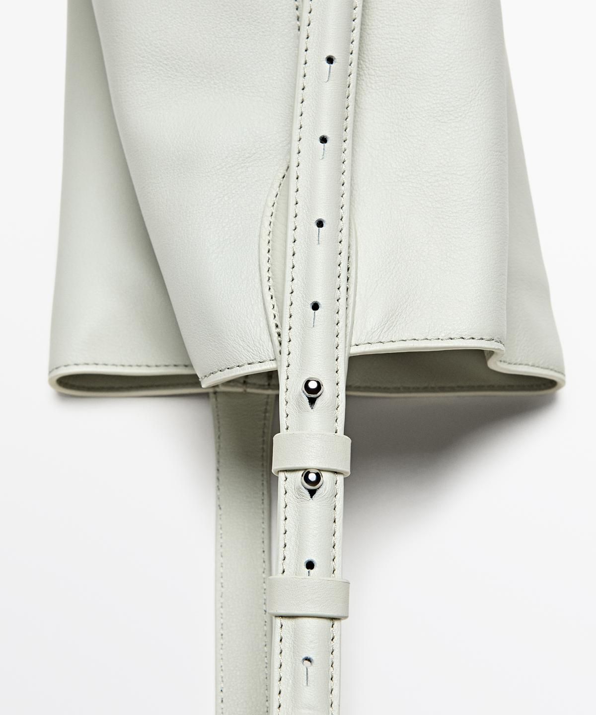 마시모두띠(MASSIMO DUTTI) 나파 가죽 미니 버킷 백
