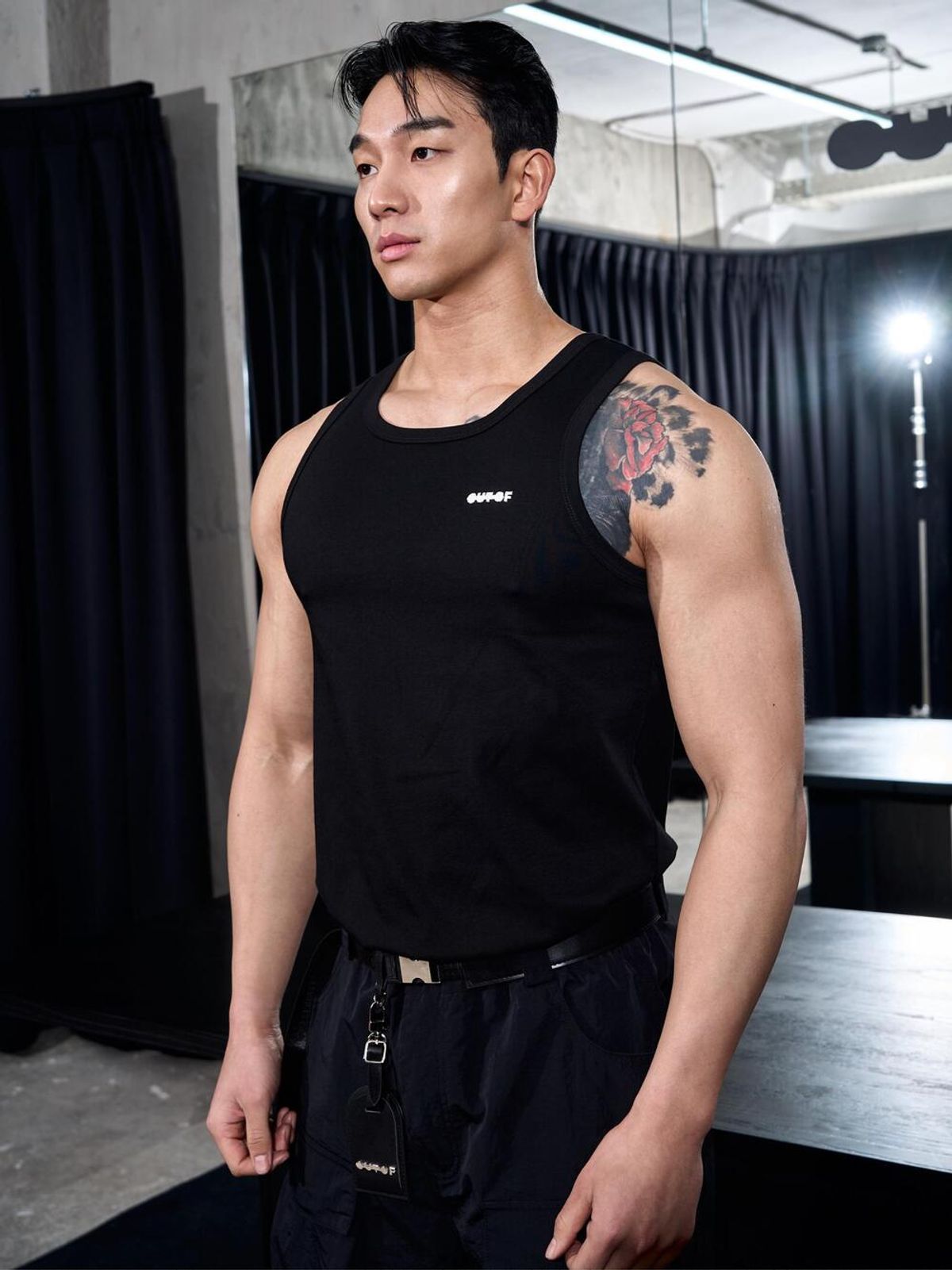 아웃오브(OUTOF) Essential Sleeveless