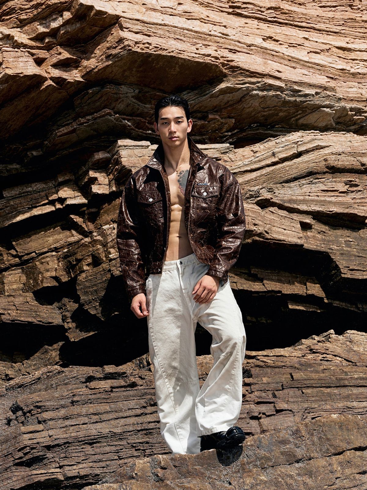아웃오브(OUTOF) Distressed Leather Jacket