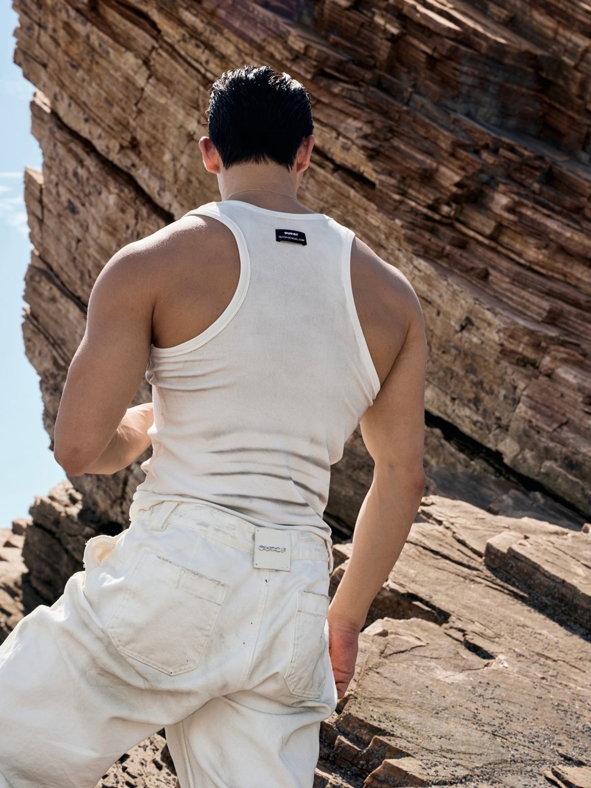 아웃오브(OUTOF) Dirty White Sleeveless