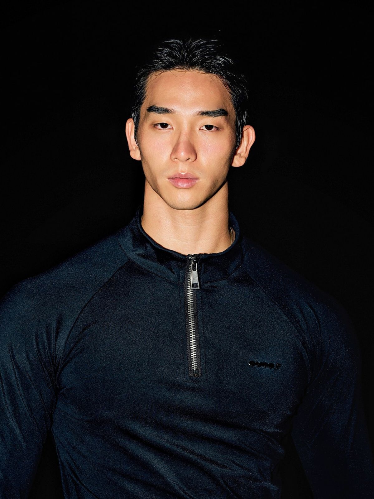 아웃오브(OUTOF) Black Raglan Zipup Shirt