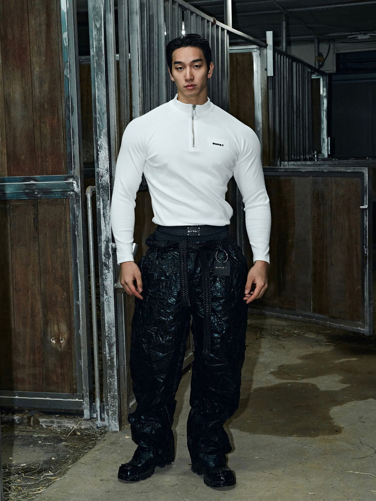 아웃오브(OUTOF) Cotton Raglan Zipup Shirt
