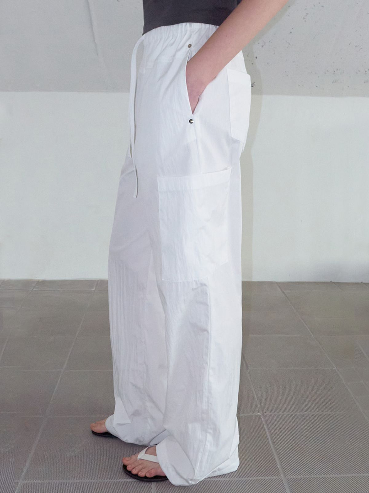 에트몽(ETMON) Pocket Rivet Pants, White