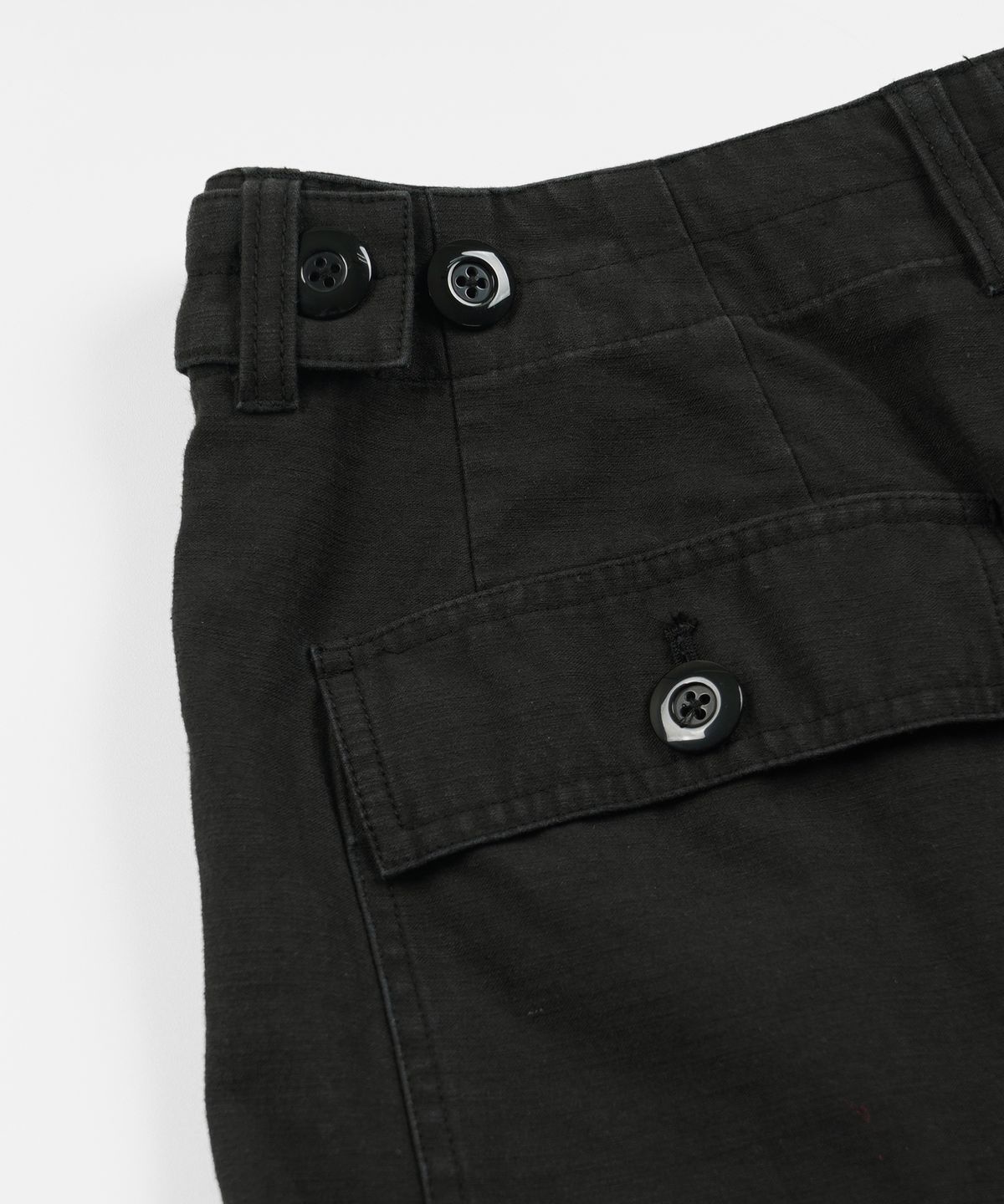 프리즘웍스(FRIZMWORKS) BACKSATIN ESSENTIAL FATIGUE SHORTS _ BLACK