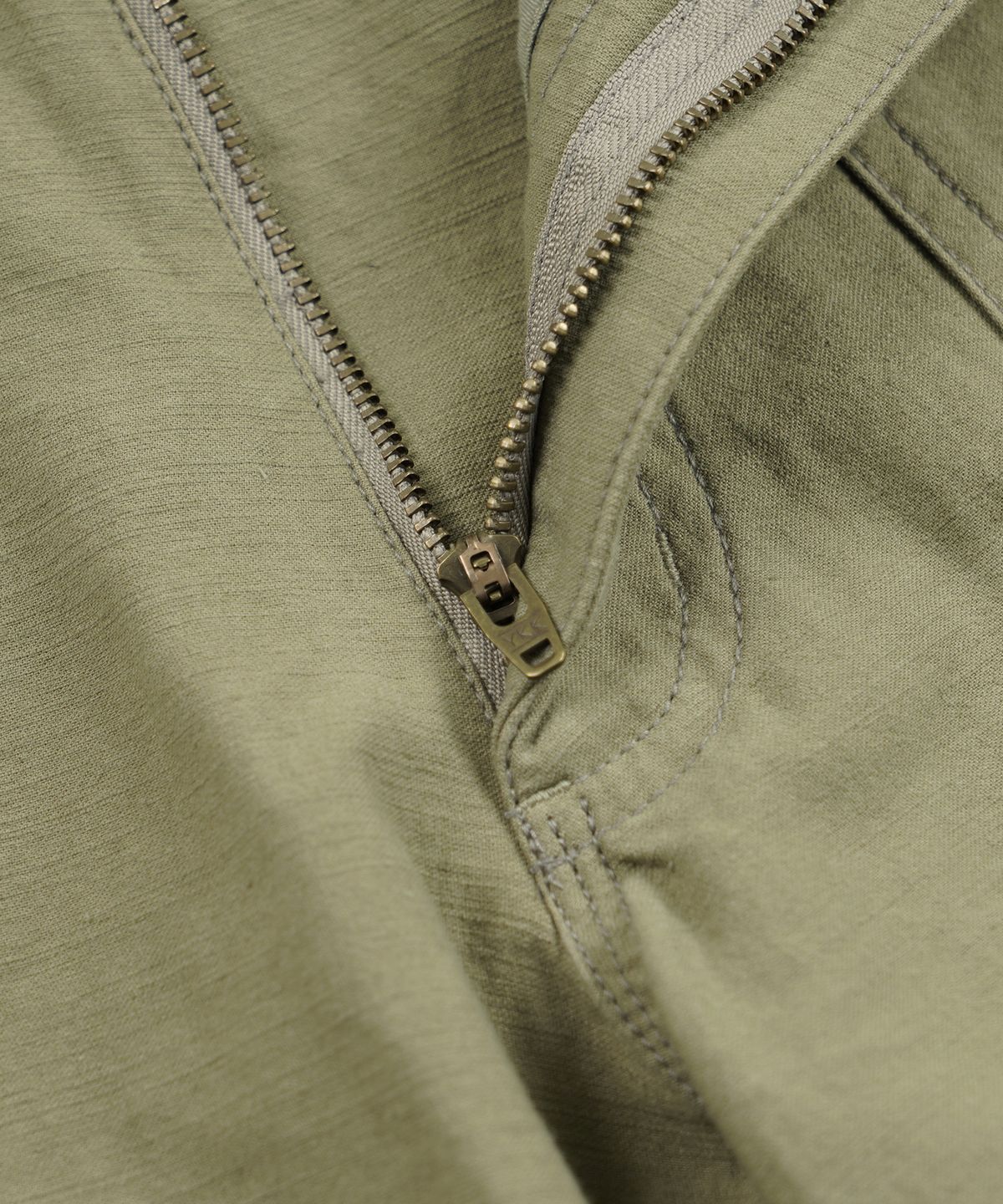 프리즘웍스(FRIZMWORKS) BACKSATIN ESSENTIAL FATIGUE SHORTS _ KHAKI BEIGE