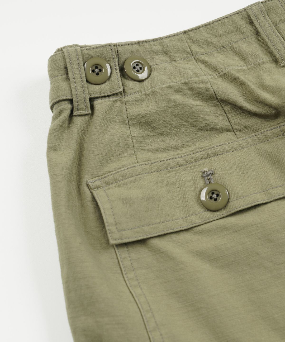 프리즘웍스(FRIZMWORKS) BACKSATIN ESSENTIAL FATIGUE SHORTS _ KHAKI BEIGE