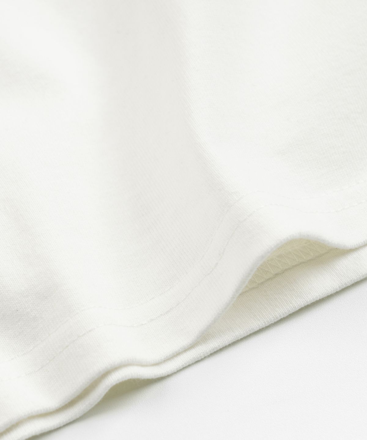 프리즘웍스(FRIZMWORKS) PUFF FICTION HALF TEE _ WHITE