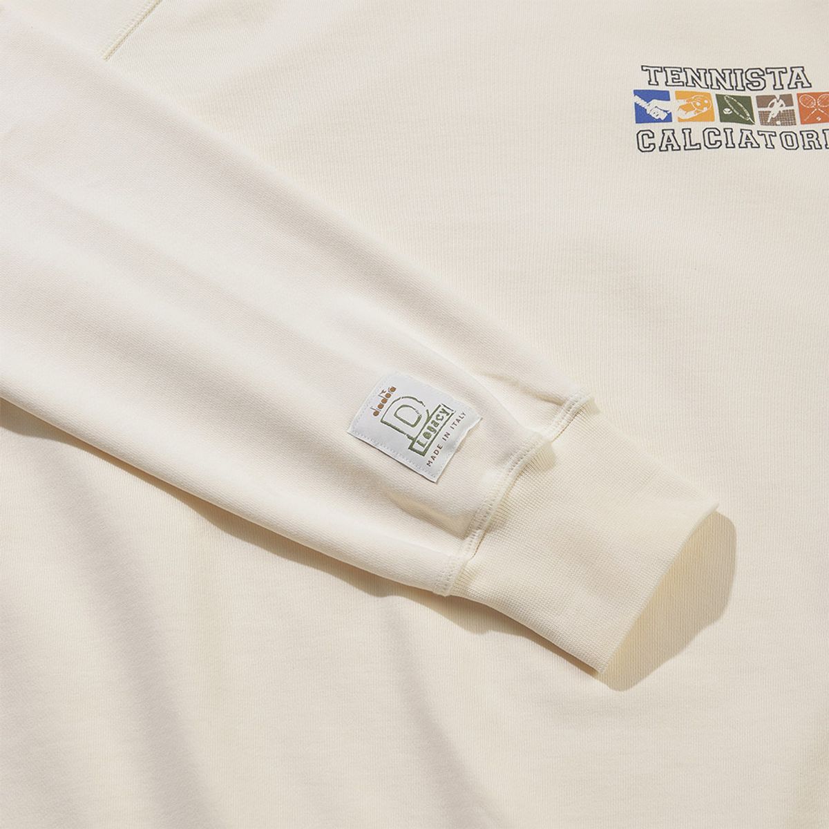 디아도라(diadora) 레거시 크루 맨투맨 BEIGE