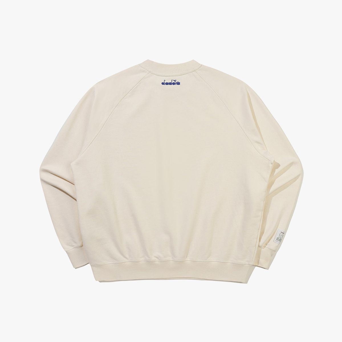 디아도라(diadora) 레거시 크루 맨투맨 BEIGE