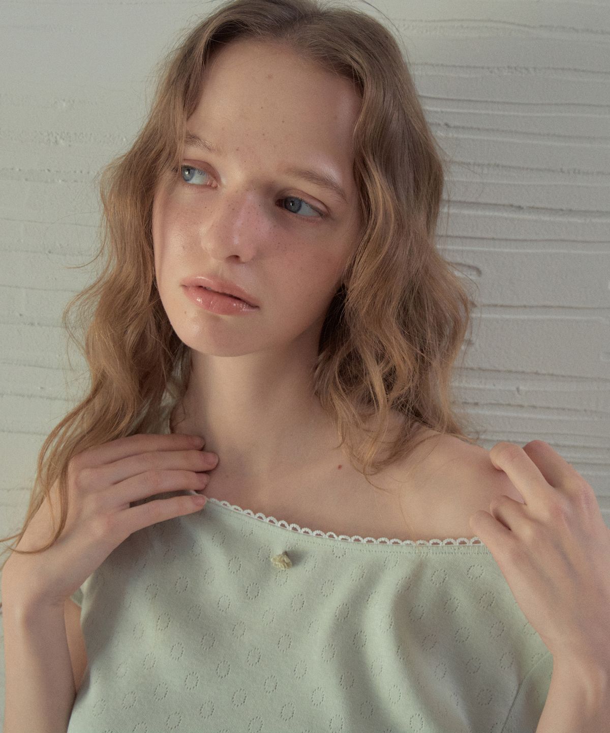 아우어노스텔지아(OURNOSTALGIA) Bubble Lace Boat Neck T-Shirt_Light Green(OB6TP09)