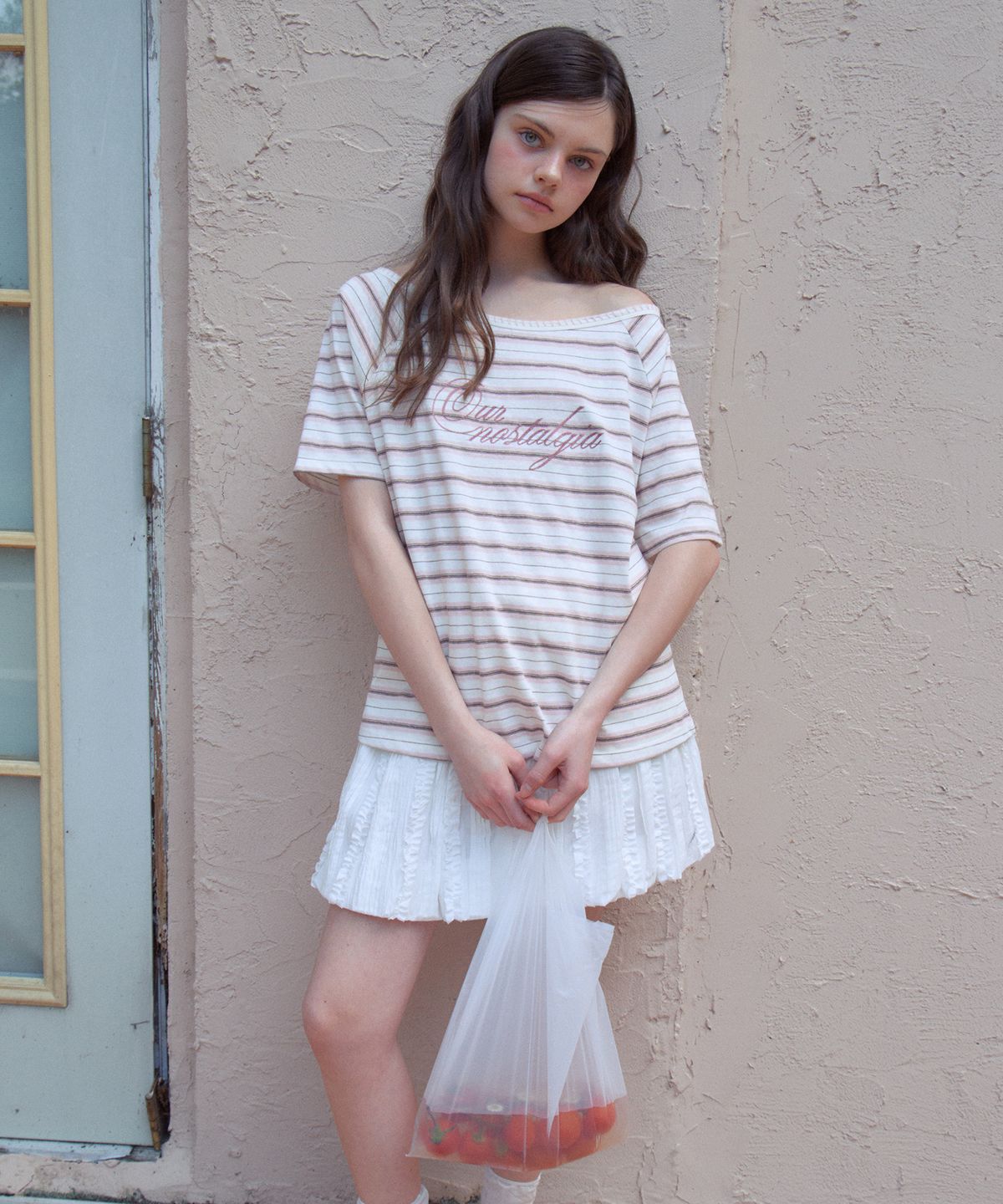 아우어노스텔지아(OURNOSTALGIA) Melo Stitch Off-Shoulder T-Shirt_Pink(OB6TP10)