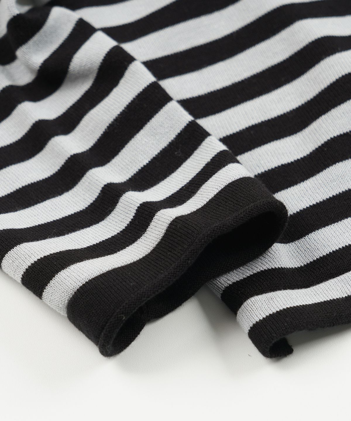 프리즘웍스(FRIZMWORKS) STRIPE KNIT LONG SLEEVE _ BLACK