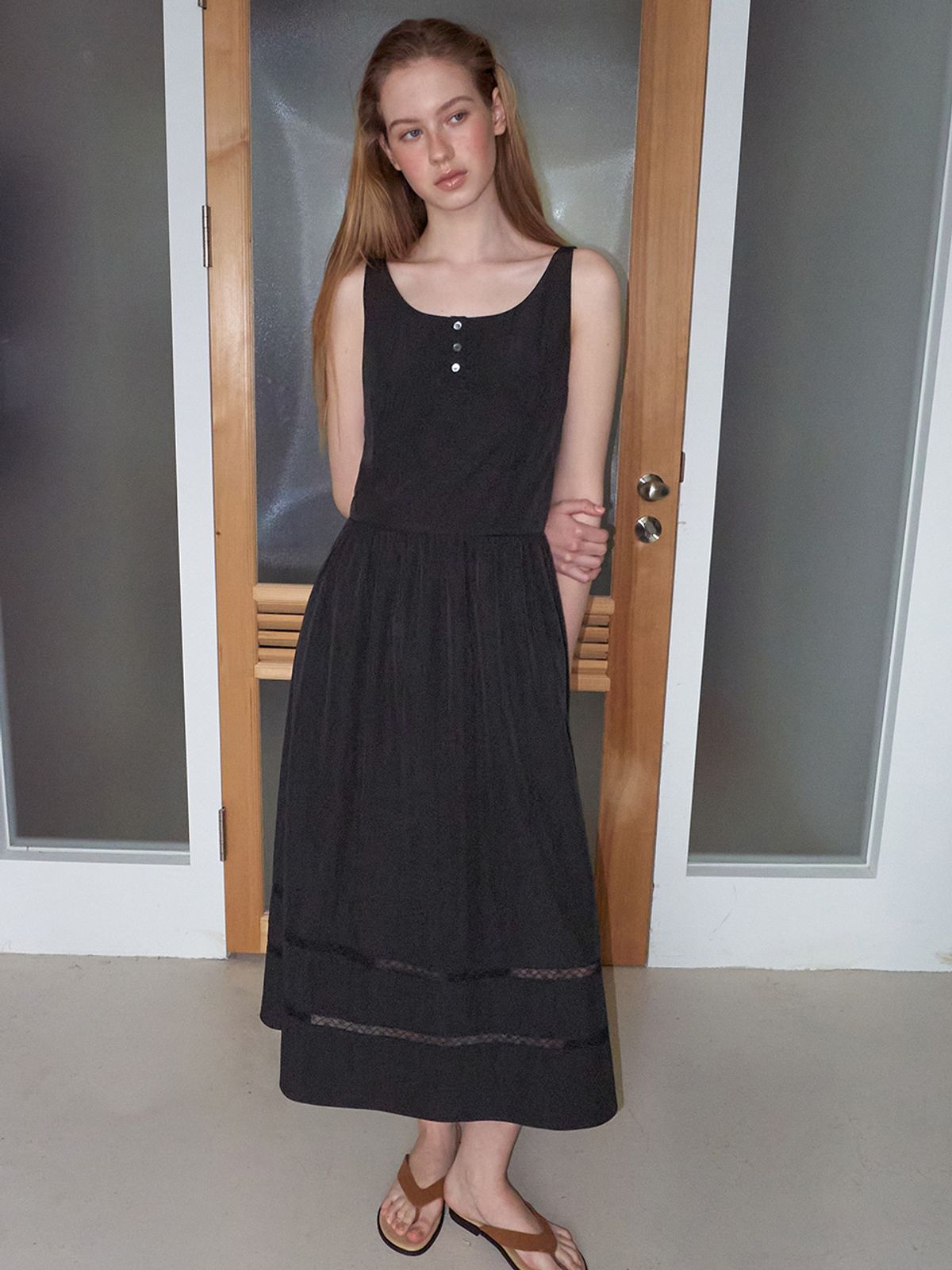 에트몽(ETMON) Button Lace Sleeveless Dress, Black