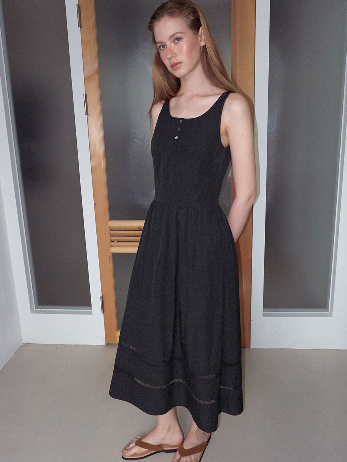 에트몽(ETMON) Button Lace Sleeveless Dress, Black