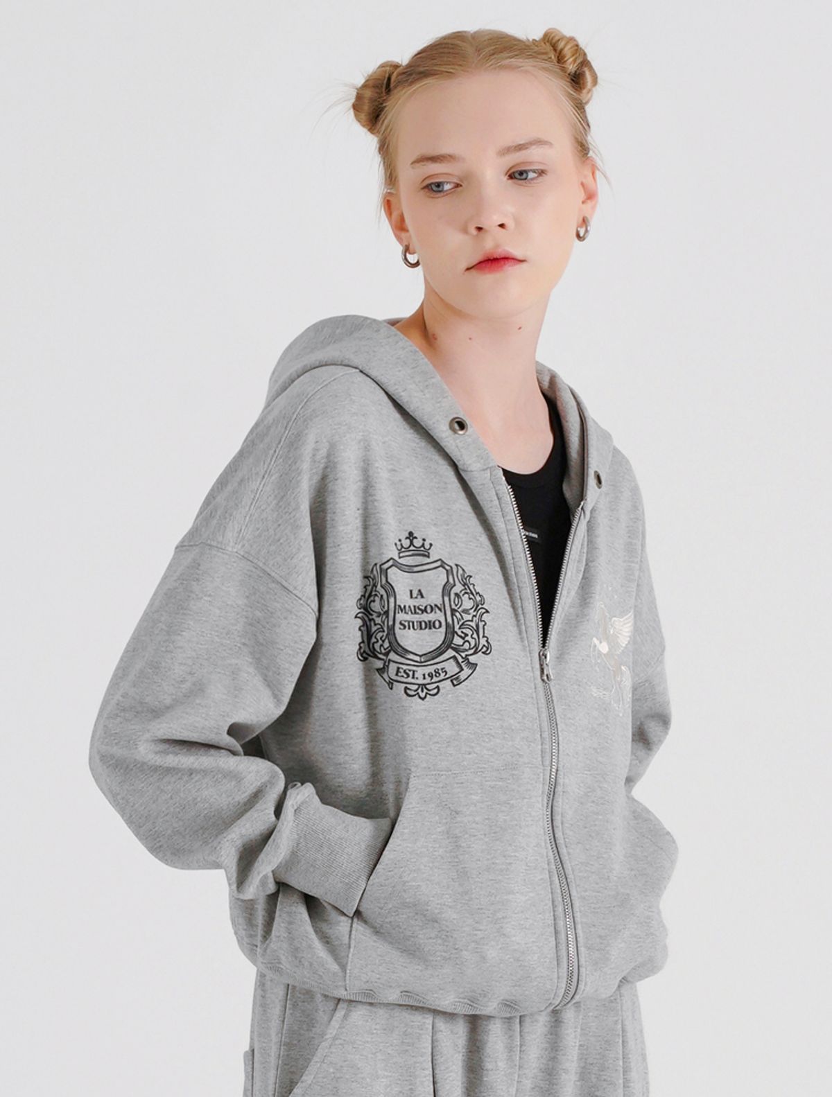 라 메종 스튜디오(LA MAISON STUDIO) PEGASUS CROP HOODIE ZIP-UP MELANGRAY(FCG1ZP694M)