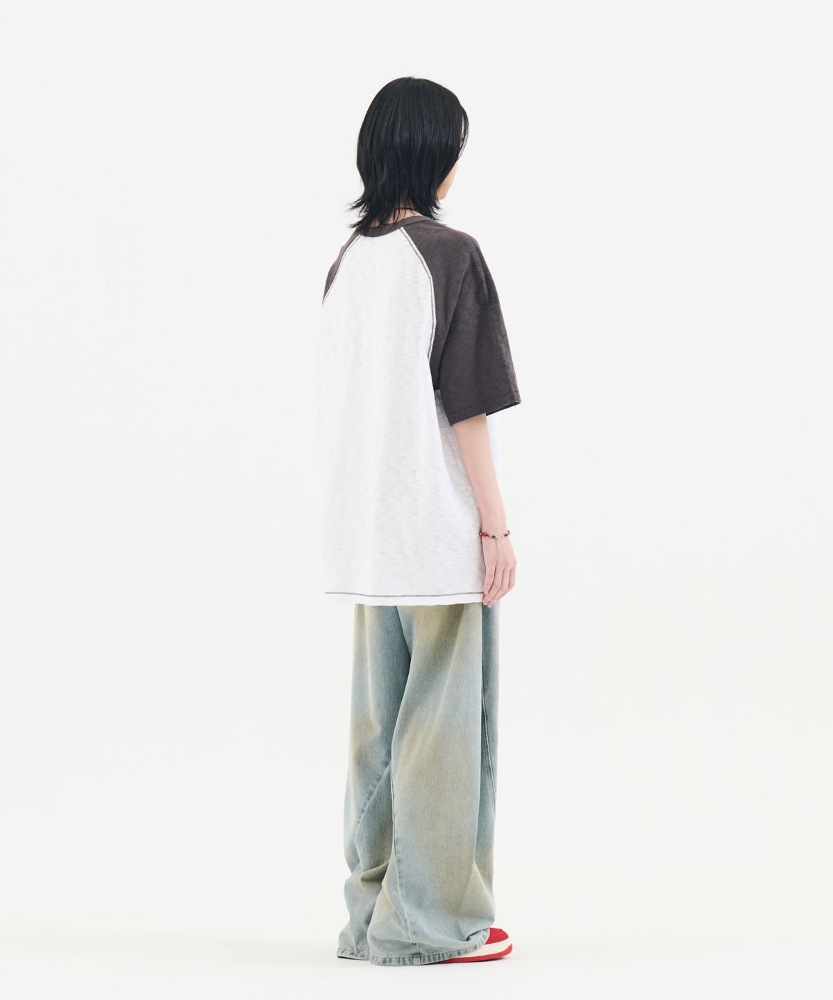 논타입(NONTYPE) ARCHIVE RUNRUN GRAPHIC RAGLAN TEE (WHITE)