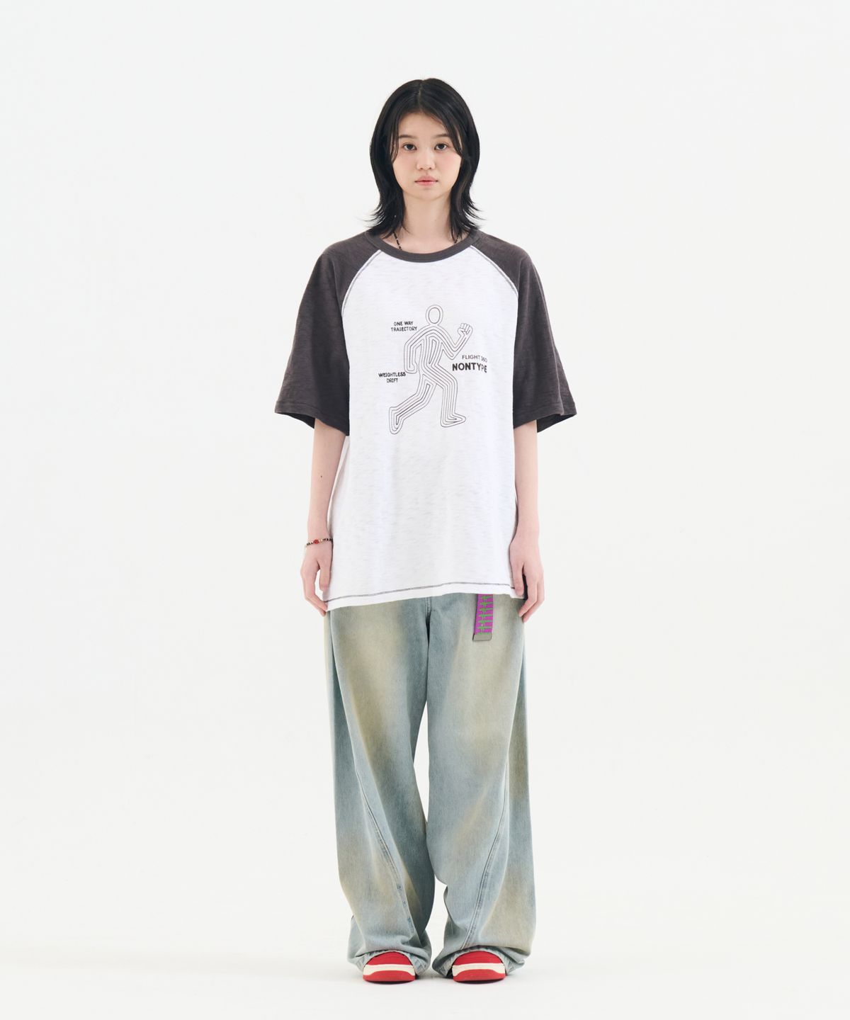 논타입(NONTYPE) ARCHIVE RUNRUN GRAPHIC RAGLAN TEE (WHITE)