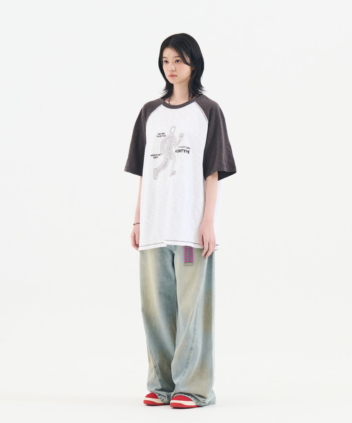 논타입(NONTYPE) ARCHIVE RUNRUN GRAPHIC RAGLAN TEE (WHITE)