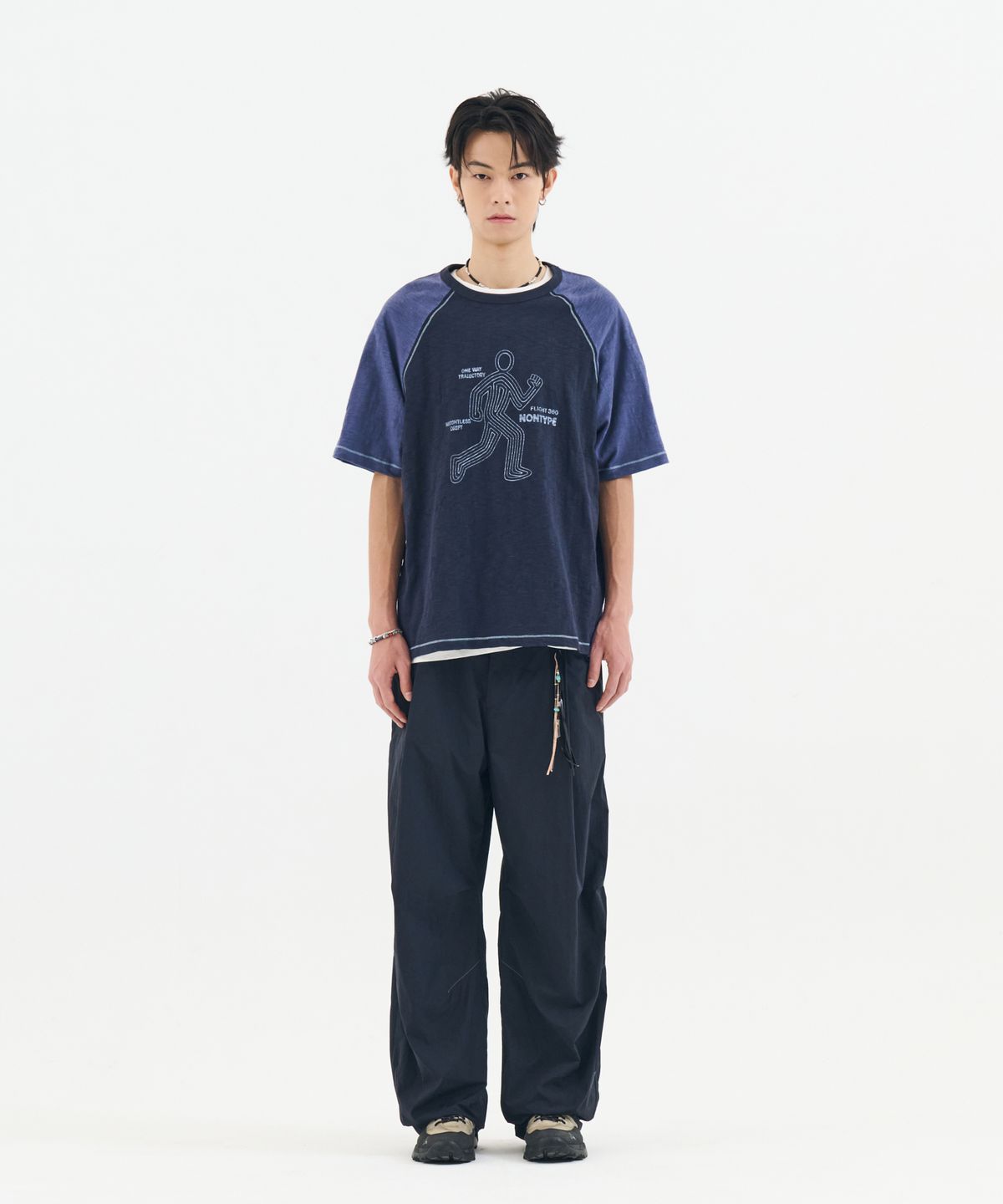 논타입(NONTYPE) ARCHIVE RUNRUN GRAPHIC RAGLAN TEE (NAVY)