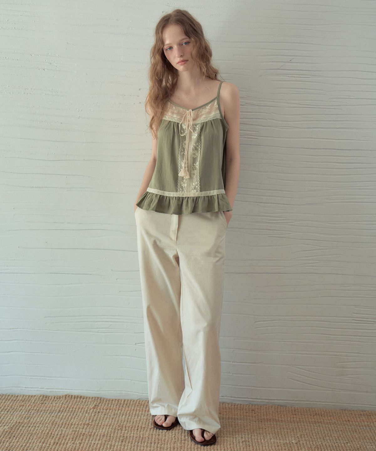 아우어노스텔지아(OURNOSTALGIA) Boheme Lace Sleeveless Blouse_Khaki(OB6BL06)