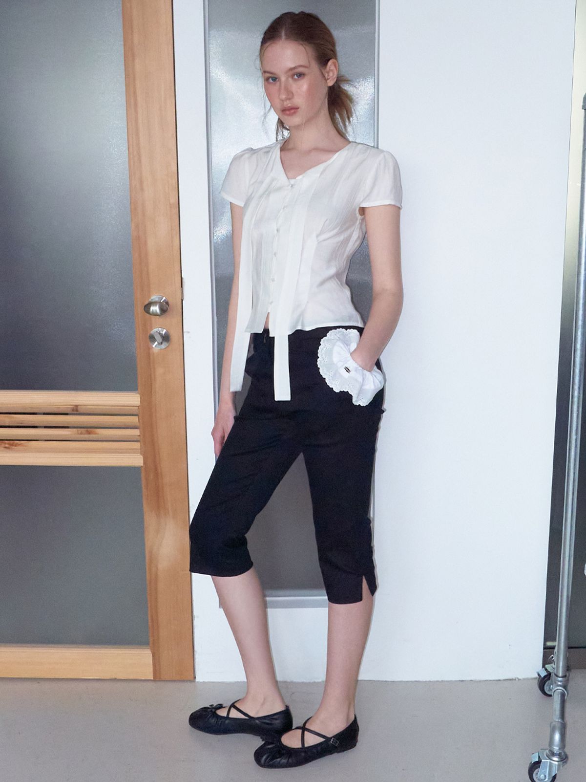 에트몽(ETMON) Tie Pintuck Half Blouse, Ivory