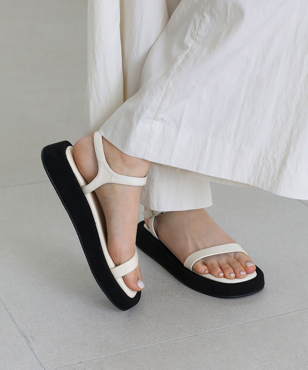 사뿐(SAPPUN) 라비엔 스트랩 플랫폼 샌들 (3cm)