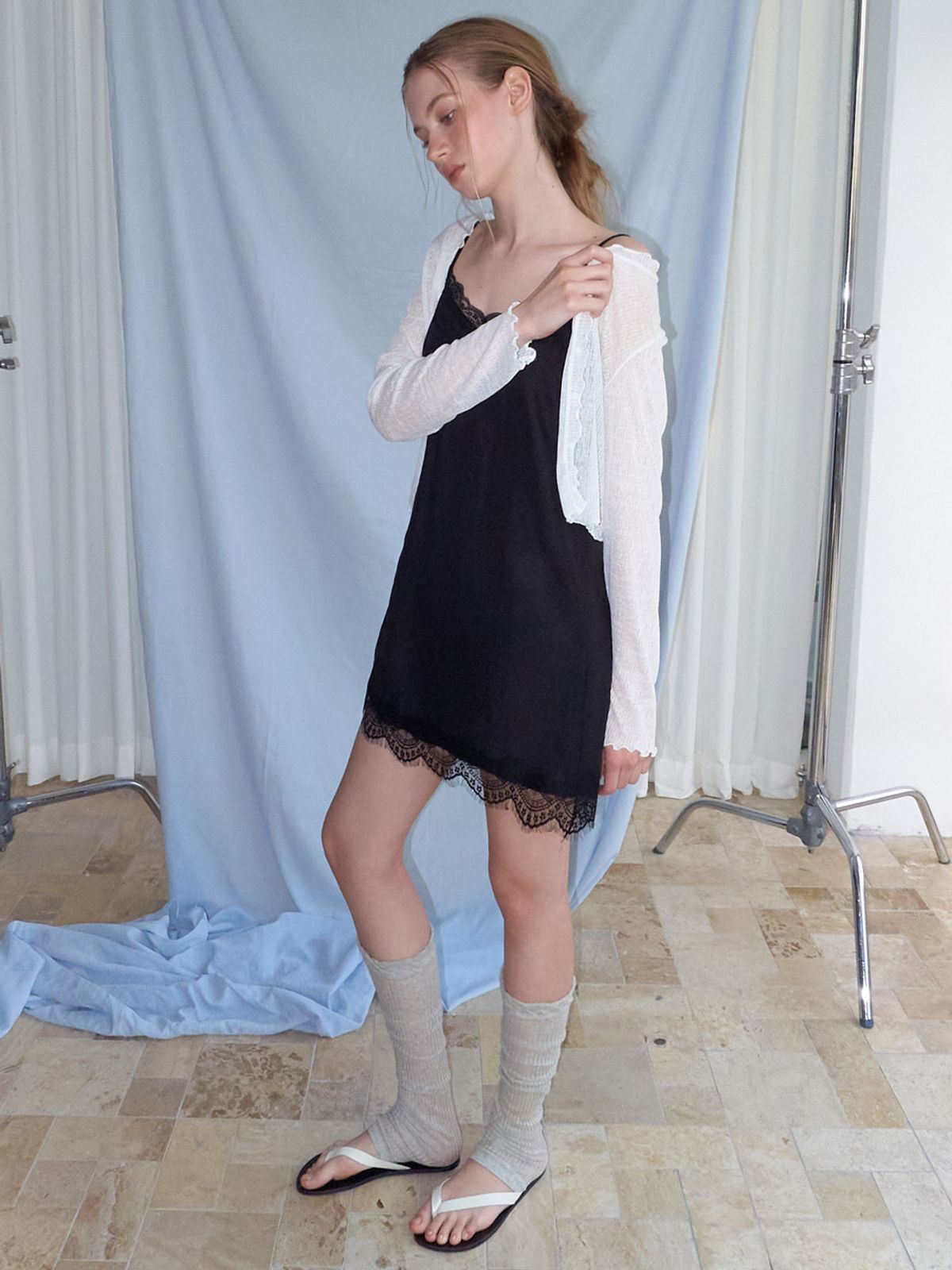 에트몽(ETMON) Sheer Frill Cardigan, White