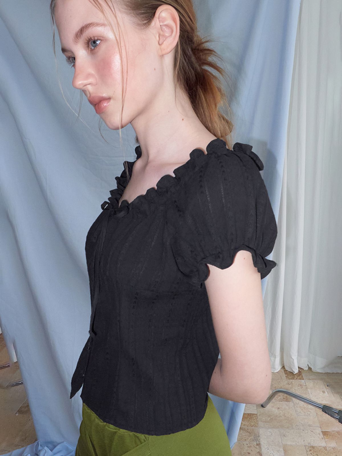 에트몽(ETMON) Frill Neck Strap Blouse, Black