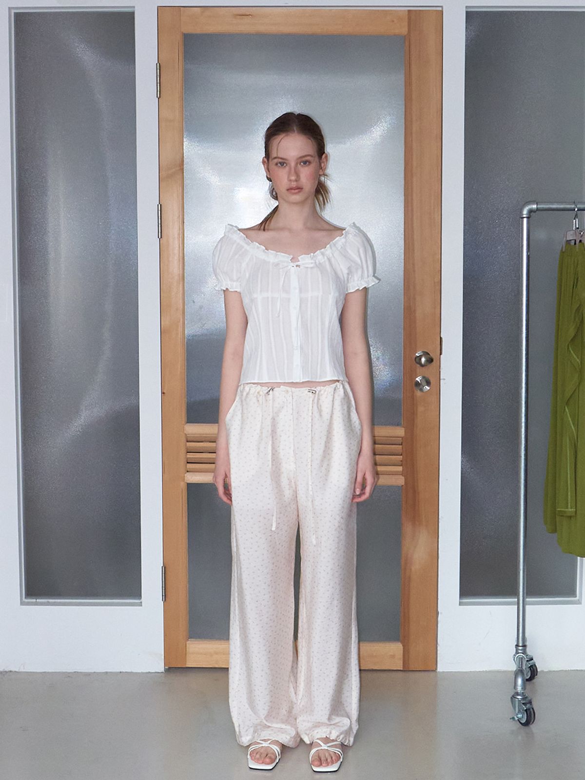 에트몽(ETMON) Frill Neck Strap Blouse, White