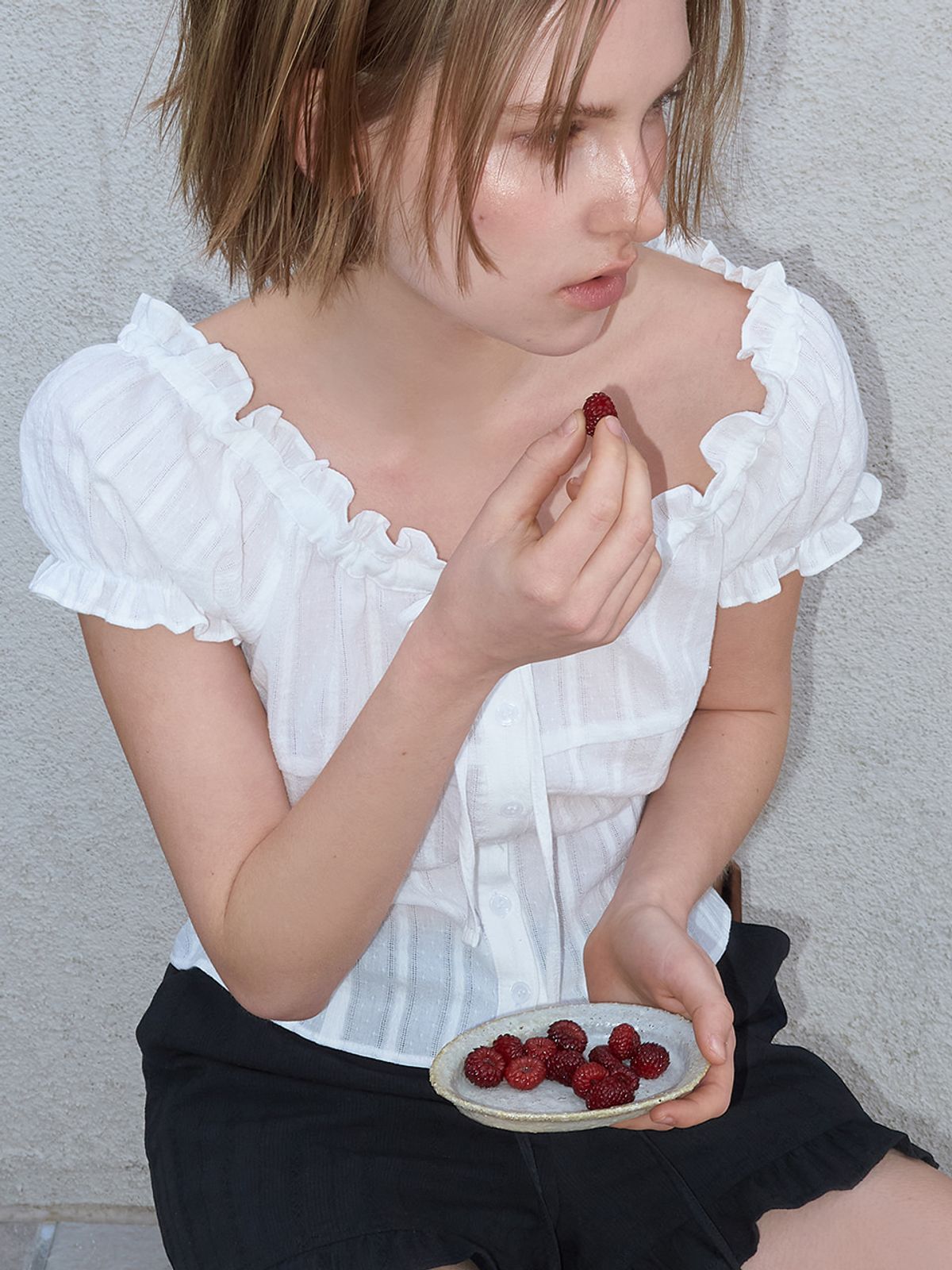 에트몽(ETMON) Frill Neck Strap Blouse, White