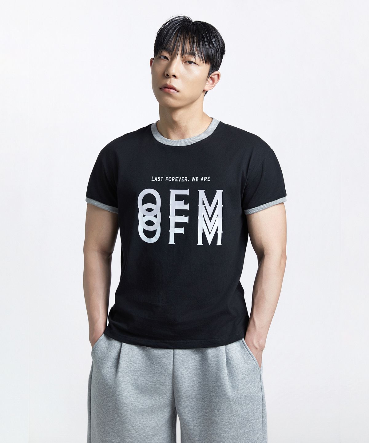 오프메이드(OFFMADE) OFM 세미 머슬핏 크롭 링거 반팔티
