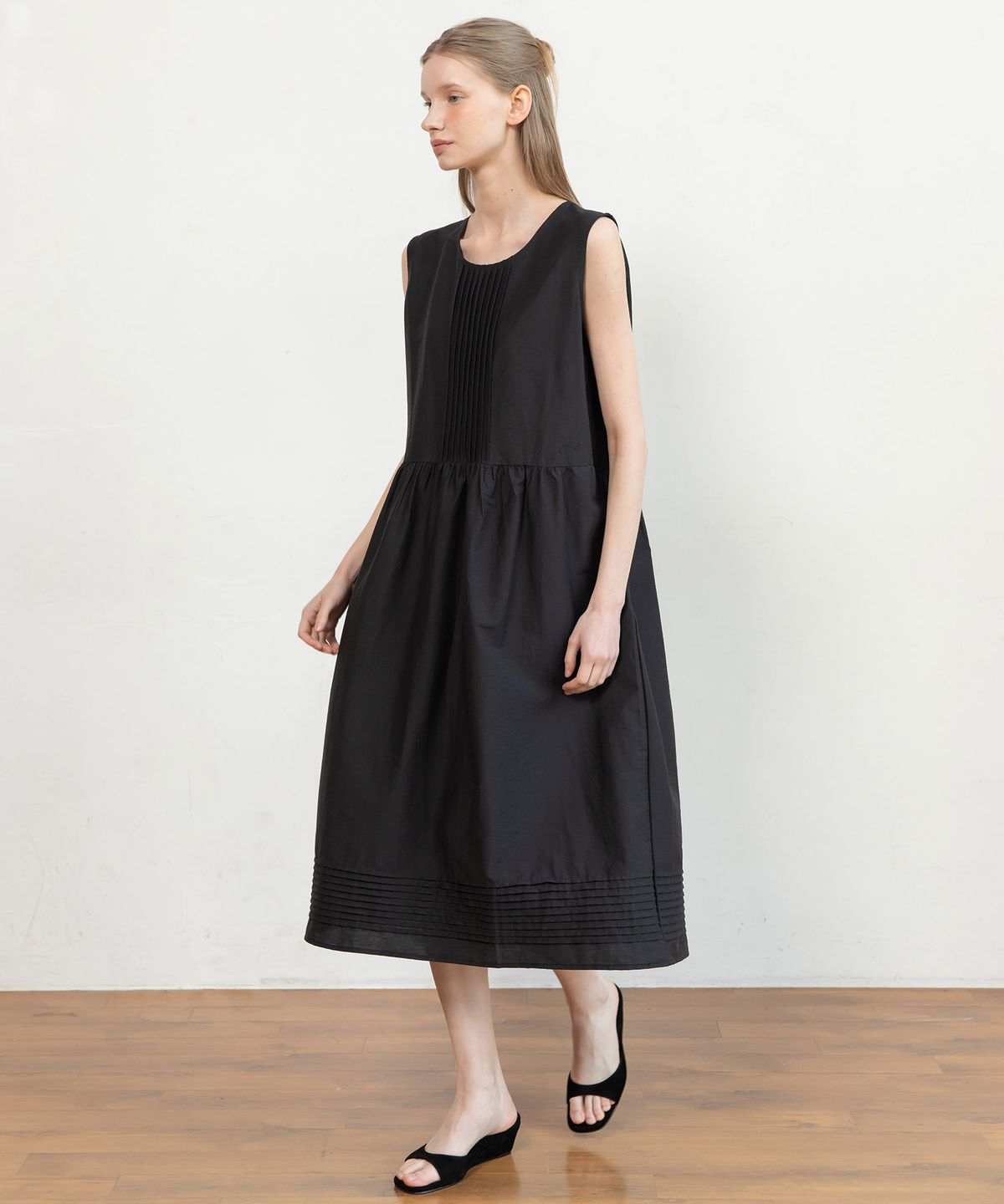 제이마크뉴욕(JMARKNEWYORK) Sleeveless round-neck pintuck dress_2color