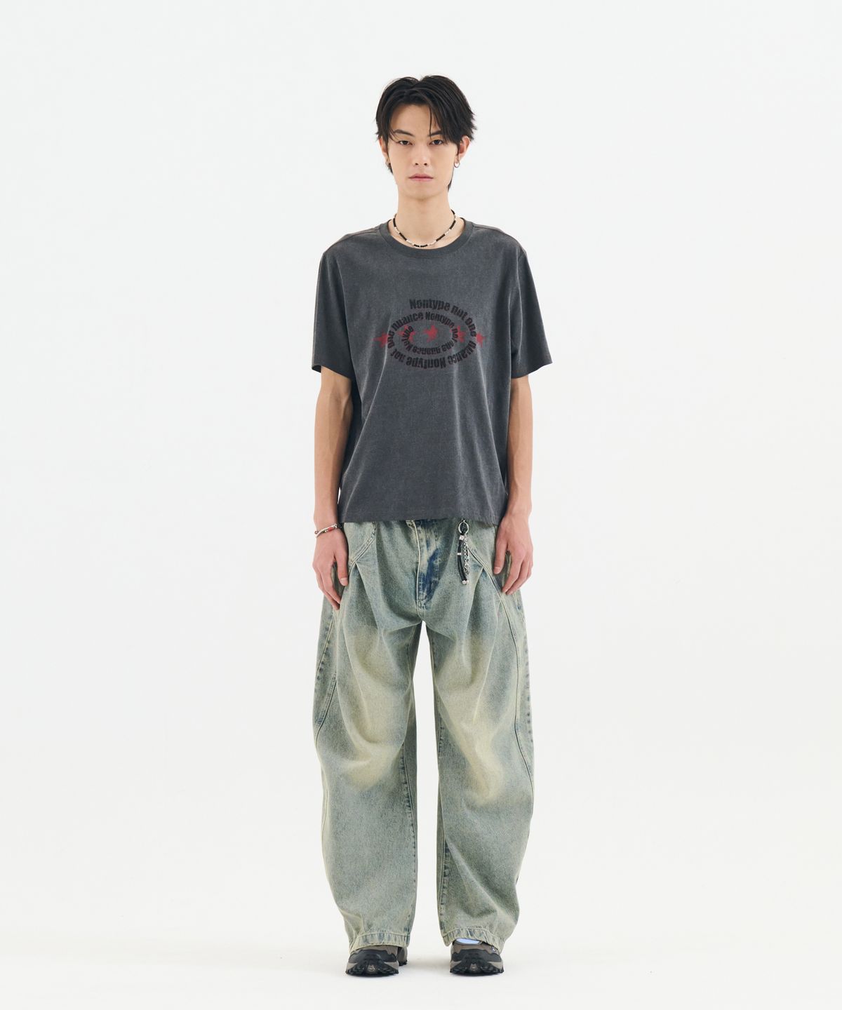 논타입(NONTYPE) VINTAGE STAR SEMI CROPPED TEE (CHARCOAL)