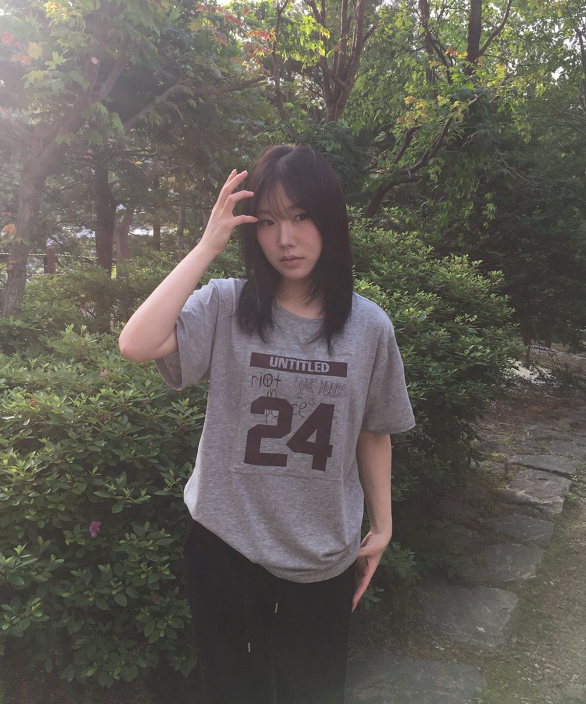 언타이틀 서울(UNTITLED SEOUL) 언타이틀 넘버 패치 크롭 반팔 그레이
