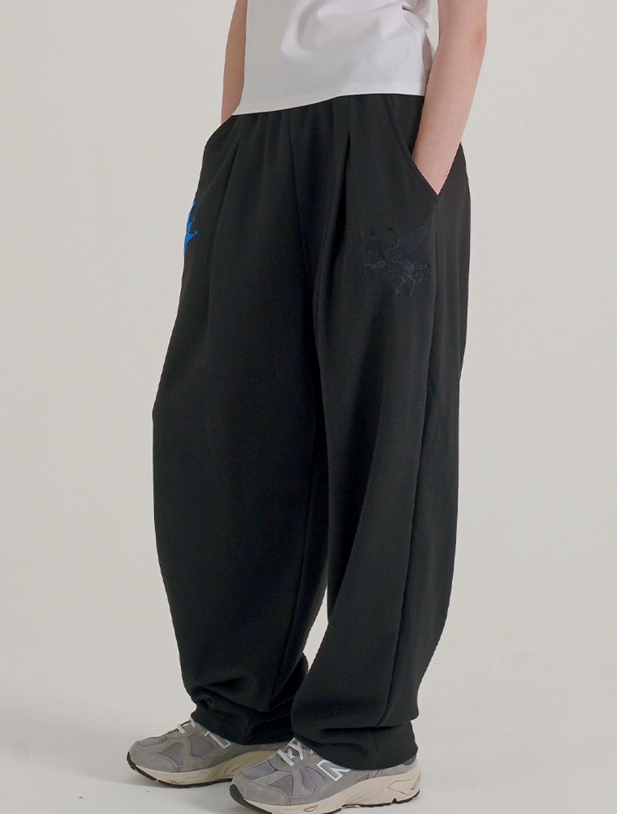 라 메종 스튜디오(LA MAISON STUDIO) SEVEN BALLOON PANTS BLACK(FCG1PT695M)
